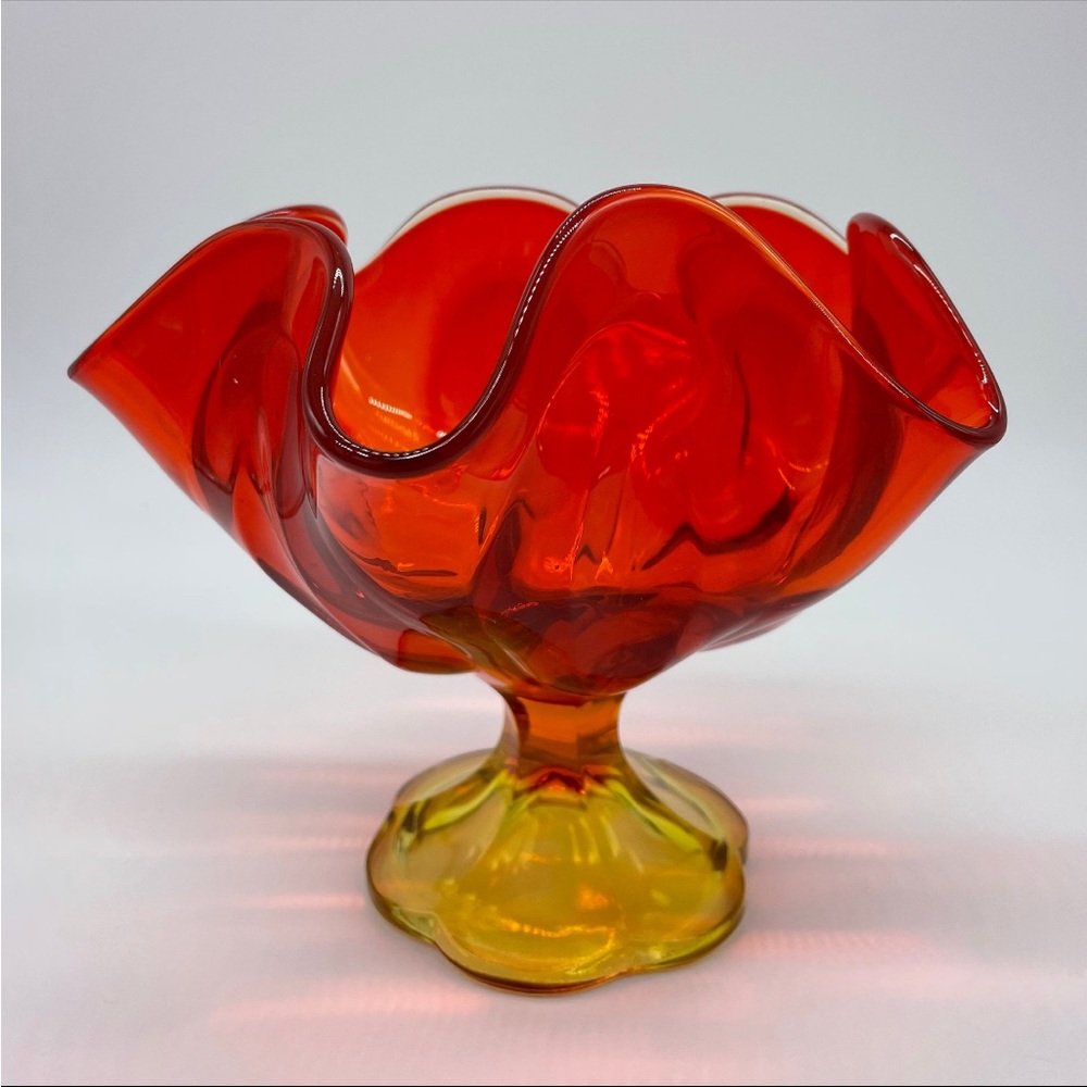 Vintage ~ L.E. Smith Glass ~ Simplicity 6 Petal Footed Vase ~ Amberina Flame